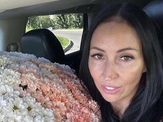 hot striptease webcam LipaWild