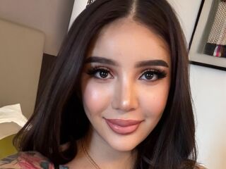 naked cam girl picture LucciaSantos