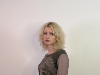 cam slut chat room MandyZillman