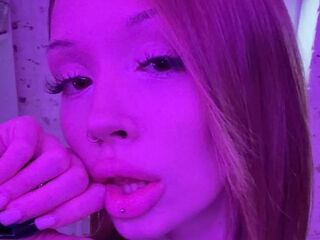 cam girl playing with dildo MargueriteBoblak