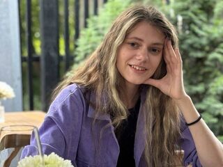 cam girl masturbating with sextoy MarinaRoloson