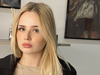 camgirl webcam picture MarnieRhyner