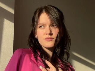 beautiful girlcam MaudGuerrido