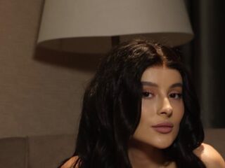 live cam girl OssieZoumis