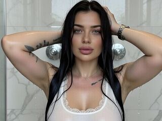 beautiful webcamgirl RavenSilk