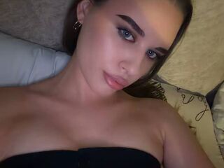 camgirl video chat RhiannonJumper