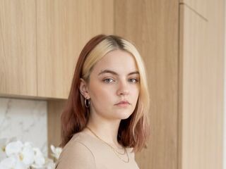 camgirl masturbating with sex toy RinaWilliams