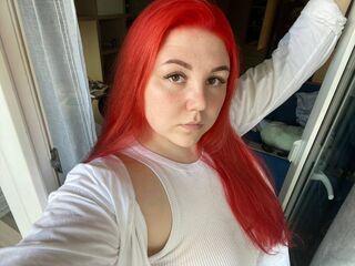 camgirl playing with vibrator RuthOliver
