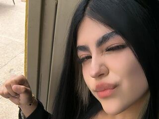 girl showing tits SarahWillow