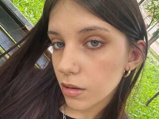 extreme cam picture SaritaHowick