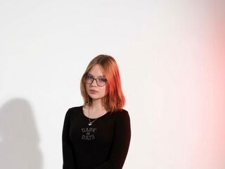 naked webcam girl SuzanGoldstein