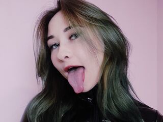 camgirl fingering bald pussy VikaCheers