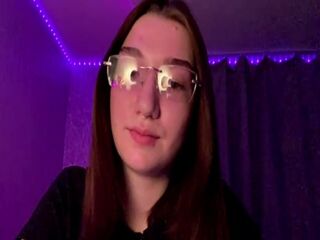 naughty camgirl fingering shaved pussy WandaGosier