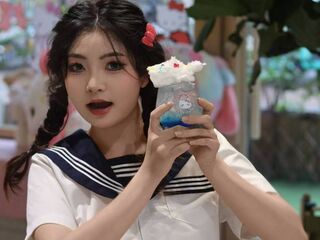 camgirl showing tits YangyiXiao