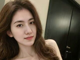 naked girl with webcam masturbating with vibrator YueXiaomei